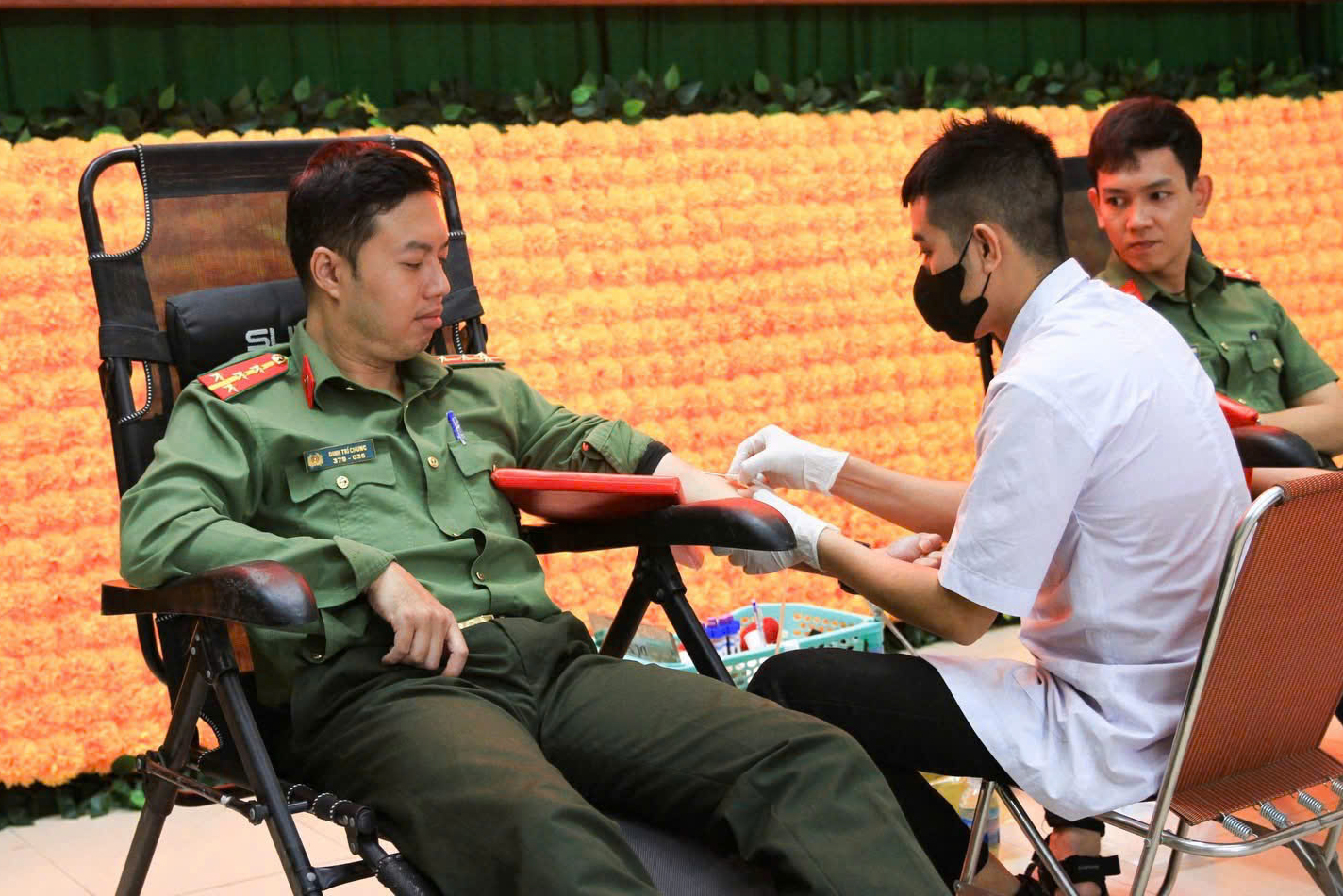 Hiến giọt máu đào – Trao đời sự sống